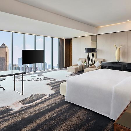 Hilton Guangzhou Tianhe - Free Shuttle Bus And Registration Counter Available During Canton Fair Period Exterior foto