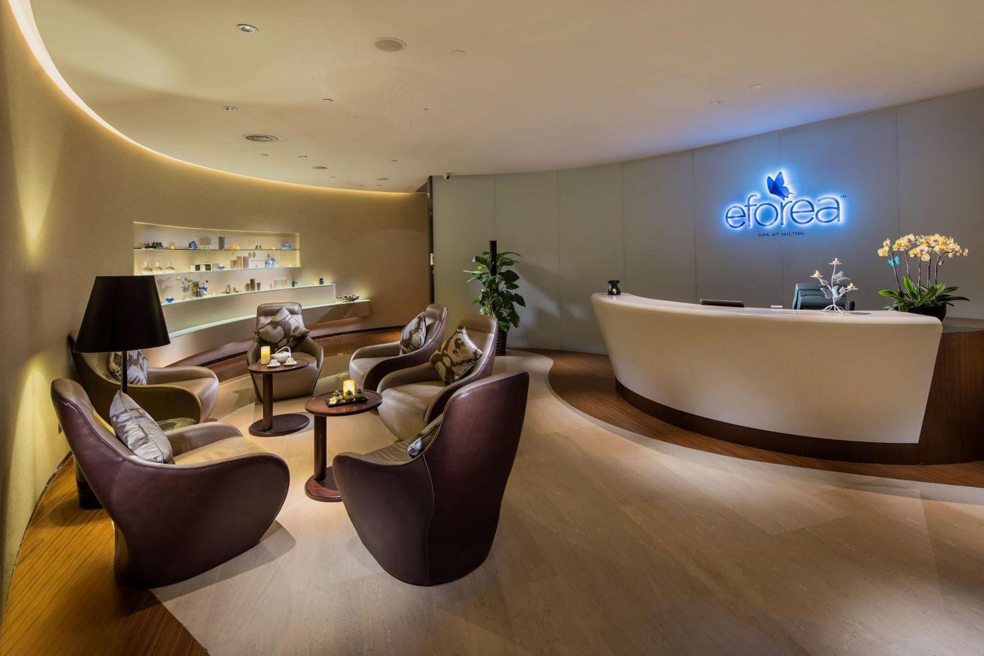 Hilton Guangzhou Tianhe - Free Shuttle Bus And Registration Counter Available During Canton Fair Period Exterior foto Aotea Lounge at Auckland Airport