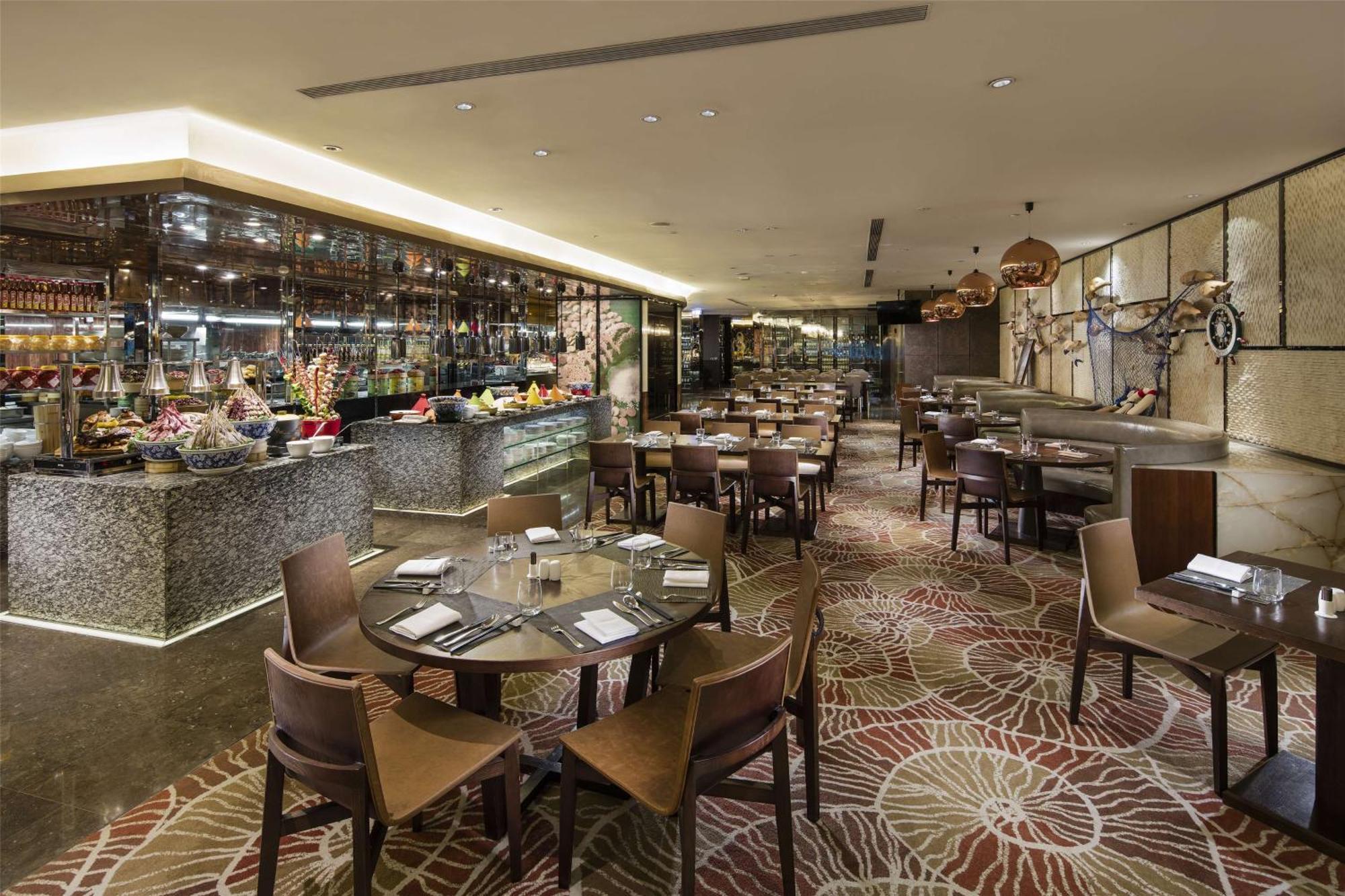Hilton Guangzhou Tianhe - Free Shuttle Bus And Registration Counter Available During Canton Fair Period Exterior foto The restaurant