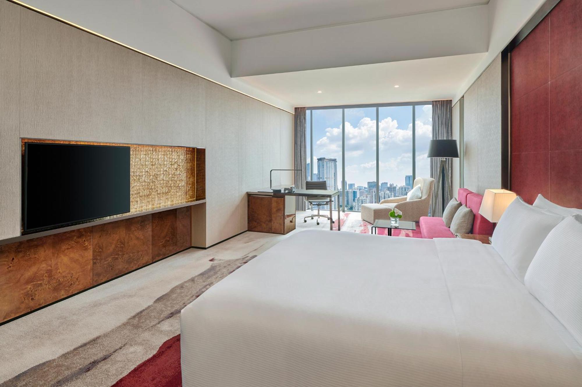 Hilton Guangzhou Tianhe - Free Shuttle Bus And Registration Counter Available During Canton Fair Period Exterior foto Deluxe Room