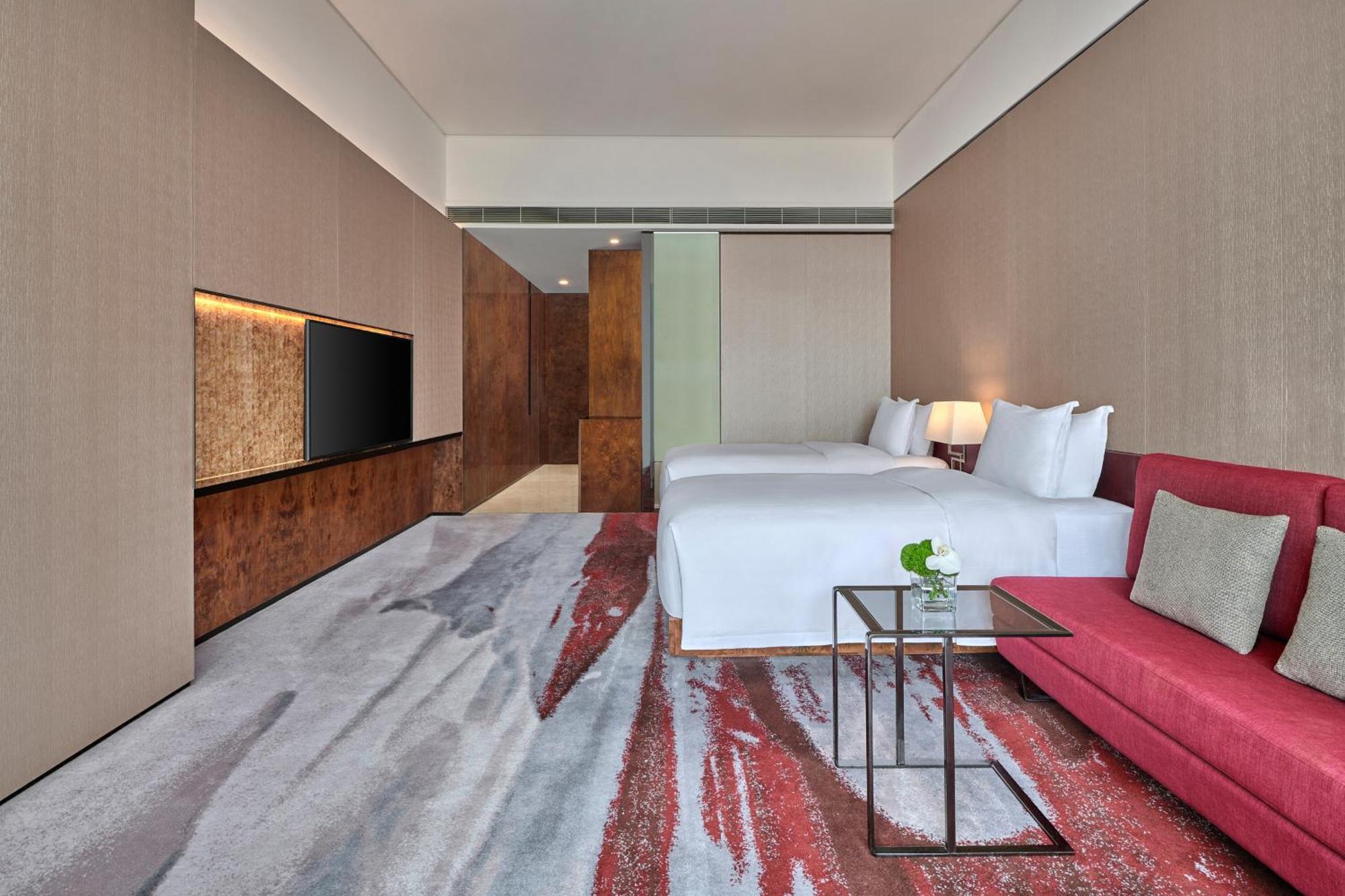Hilton Guangzhou Tianhe - Free Shuttle Bus And Registration Counter Available During Canton Fair Period Exterior foto